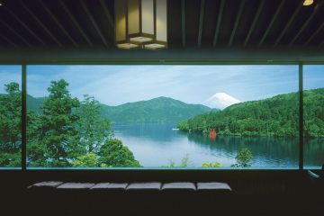 日本画の名作と絶景による癒しの空間を