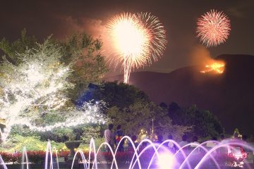 8月16日は「箱根強羅温泉大文字焼」と納涼花火を存分に楽しもう！