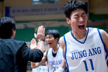 韓国アイドルグループ「２ＡＭ」のジヌンもバスケット選手になりきった！　涙と感動の実話『リバウンド』で描かれた挫折と栄光の８日間