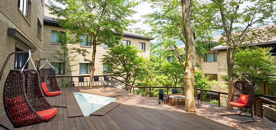 深秋の鋭気を浴びる「箱根時間」を貴方へ、強羅の温泉リゾートホテル〈箱根 ゆとわ〉
