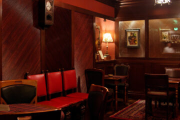 【コモレバWEBマガジン・読者参加イベント】『私を映画に連れてって！』連載中の河井真也さんと、〝銀座のバーでハイボール片手に映画を語ろう〟