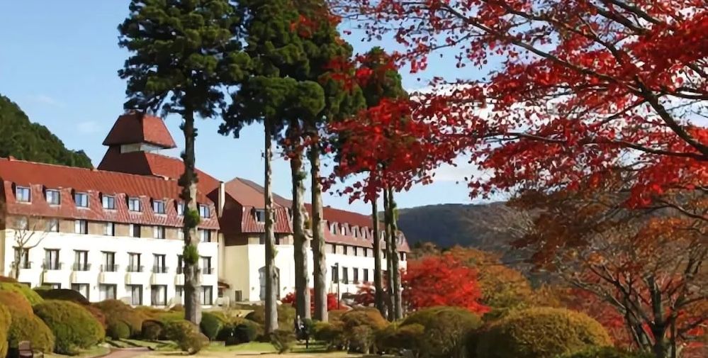 箱根・芦ノ湖畔の伝統と格式のあるクラシカルな本格リゾートホテル「山のホテル」宿泊券(一泊2食付)